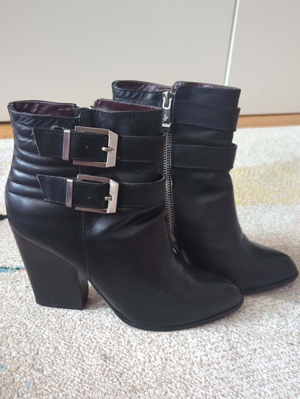 Report Signature Black Leather Ankle Booties with Buckle Straps Size 7.5